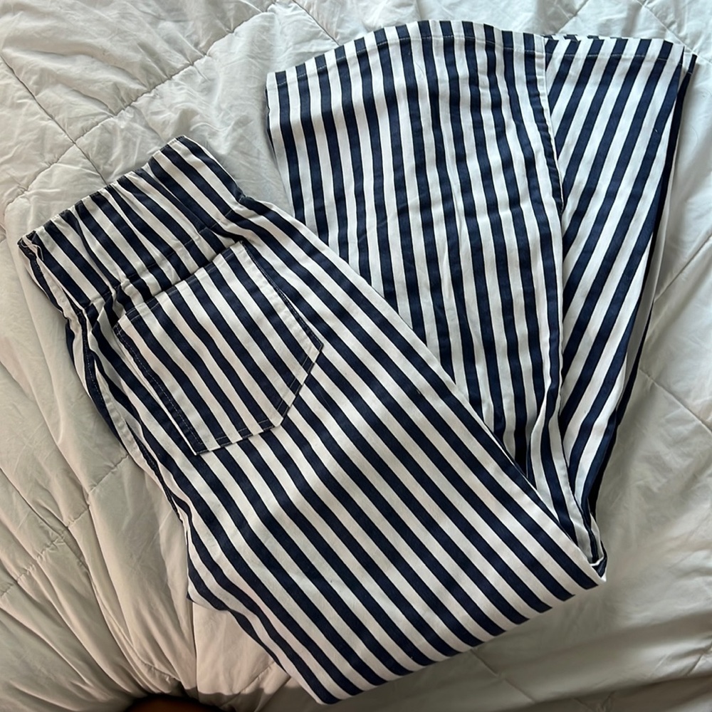 strip wide leg pants!